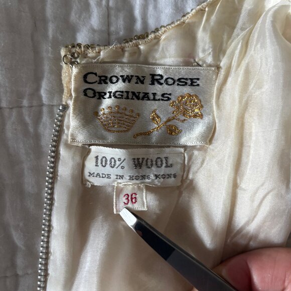 Amazing Iridescent Sequin Top with Jeweled Neckline - Vintage 50's-60's - Picture 11 of 14